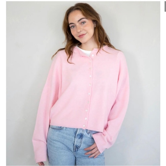 Pink things between piper cardigan - Picture 1 of 1